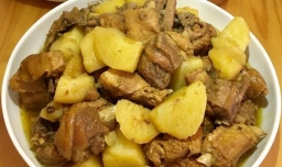 如何做出好吃的大公鸡炖土豆？