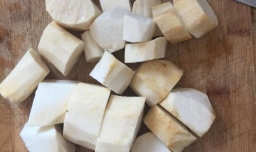 如何做小薯胡萝卜汤？