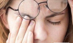 经常熬夜会导致失明吗