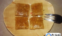 自制的绿豆板栗糕点