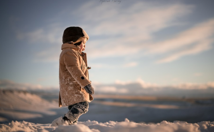 何姓男孩起名大全，何姓男宝宝取名，男孩何姓名字推荐