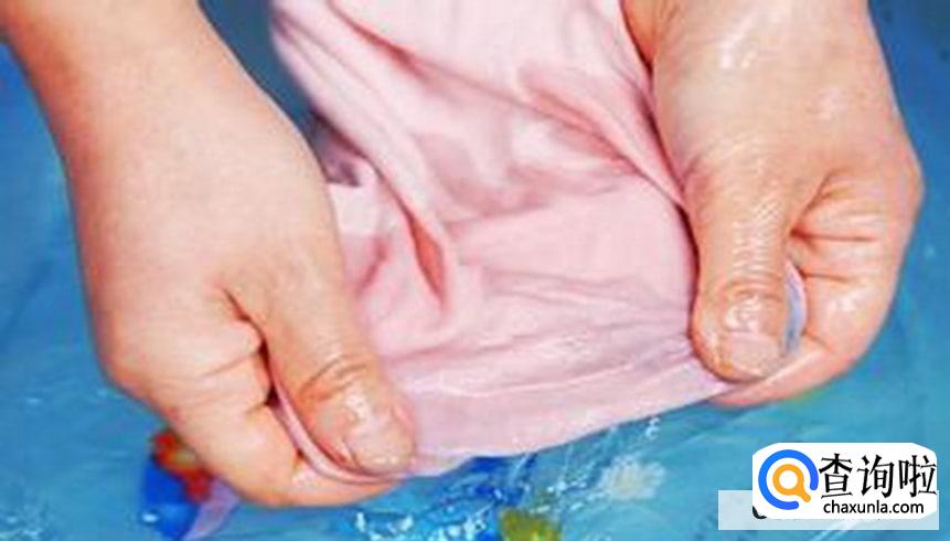 衣服上的油漆该如何清理