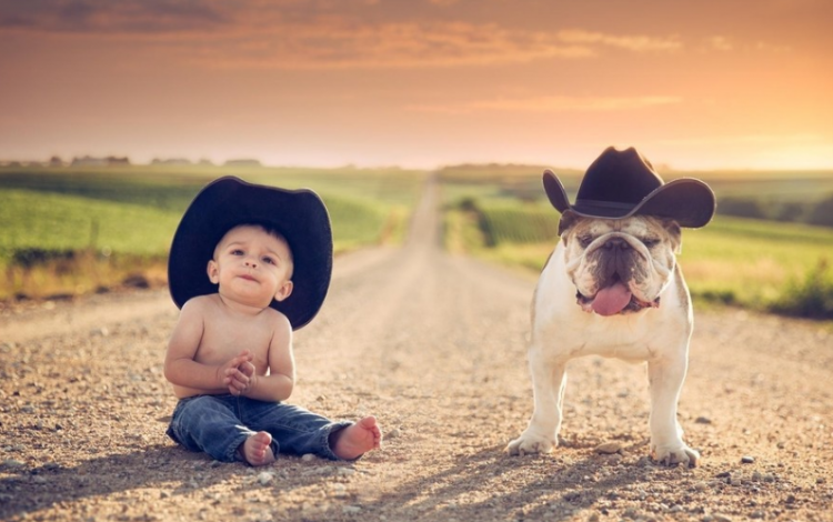 何姓男孩起名大全，何姓男宝宝取名，男孩何姓名字推荐