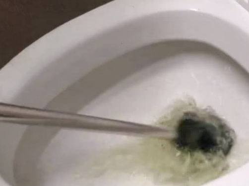 马桶堵了用什么通