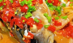 鱼头新吃法 家庭自制剁椒鱼头 做法简单好吃不腻 一上桌就抢光