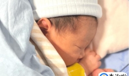 引起宝宝频繁吐奶，要当心这2个原因，很多妈妈不知道