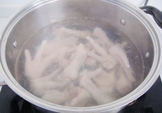 凉拌凤爪的做法