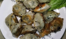 怎样做美味的黑芝麻煎饺？