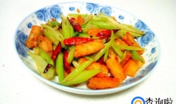 芹菜炒鳗鱼干的家常做法