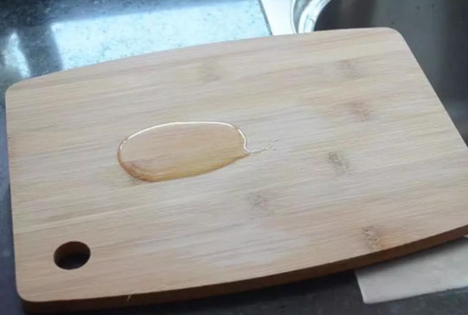 新买的菜板怎么保养才不会开裂