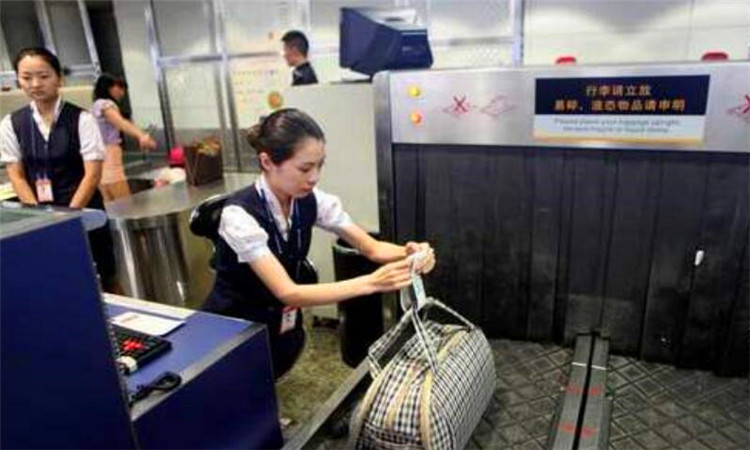 飞机背包限重量多少