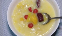 怎样做美味的南瓜红枣玉米糁汤？