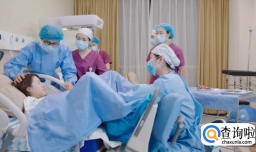 生产时穿裙子还是裤子方便 为什么有些人建议在待产时穿裤子