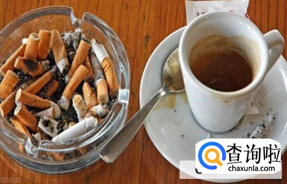 吸烟姿势暴露男人小秘密