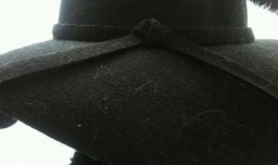 如何为圆形脸挑选合适的帽子