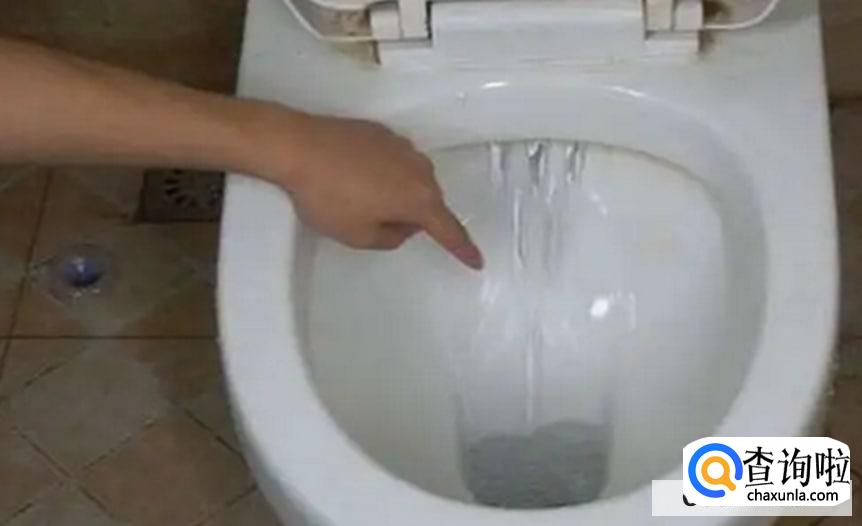 厕所掉进去硬东西堵了怎么办
