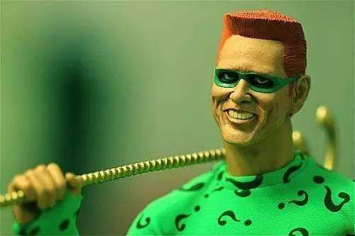 一人一张嘴打一字是啥