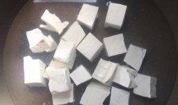 如何做百合炖鸡？