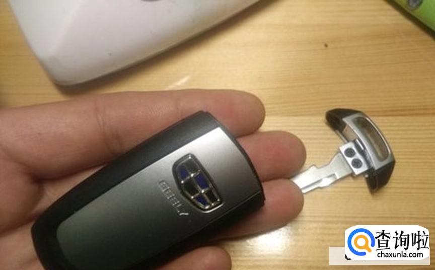 吉利汽车钥匙电池怎么换较好