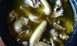 美味的土鸡炖汤