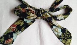 风衣蝴蝶结的系法图解