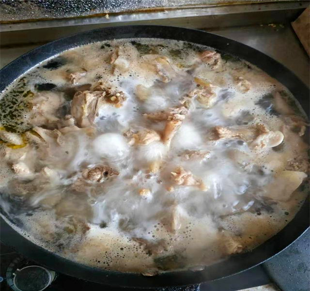 家常炖本地鸡的做法