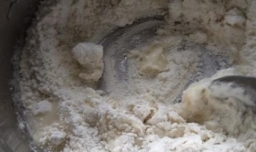 柳叶饺子的包法技巧,柳叶饺的包法图解步骤