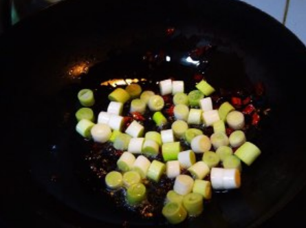 宫保鸡丁的家常做法