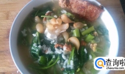 如何利用剩饭做美味的咸蛋粥？