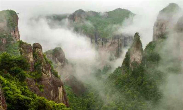 天姥山在哪里