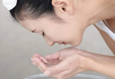 洗脸的正确方法