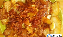 好吃的柠檬焖五花肉的做法