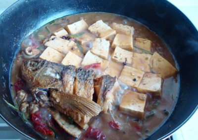 鱼头豆腐的做法