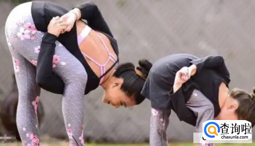 亲子瑜伽的动作该怎样做