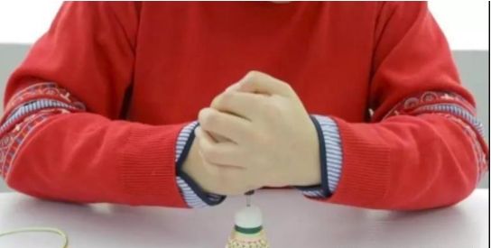 如何自己用羽毛球制作小挂饰