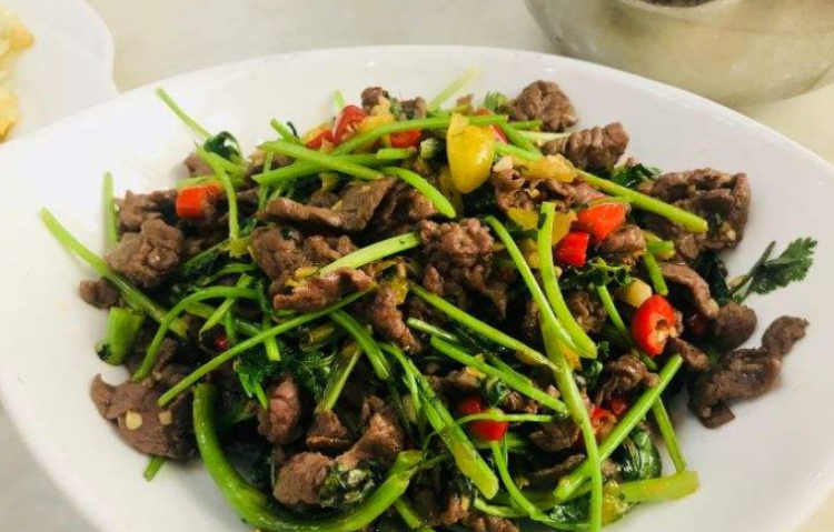 牛肉炒香菜的家常做法