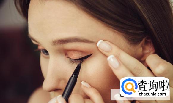 画眼线的小技巧