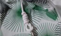 卫衣帽子上的绳怎么绑