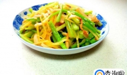 芹菜炒土豆青椒丝的家常做法