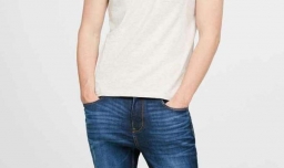 男生白色t恤搭配什么裤子