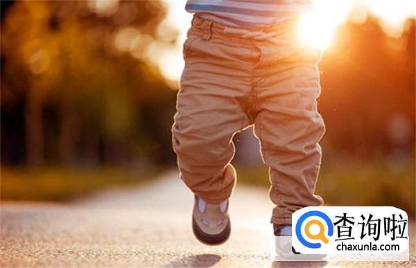 宝宝几个月会翻身抬头