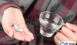 脚上起小水泡很痒是怎么回事