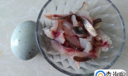 皮蛋鱼肉粥的做法