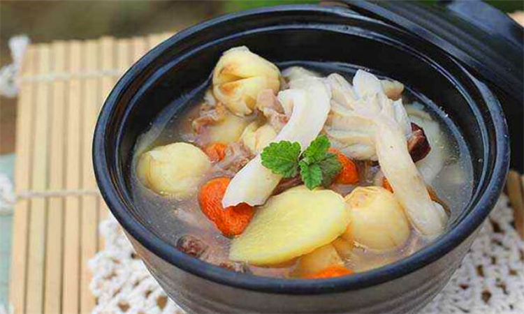 猪心炖莲子的功效