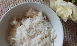 怎样将剩米饭做成美味的大米锅巴