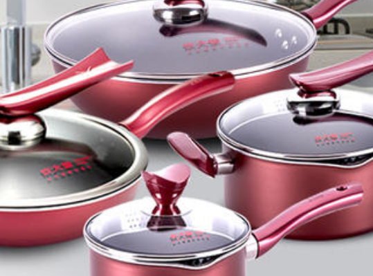 不粘锅是铁锅吗