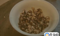 怎样做网红章鱼烧炒饭？