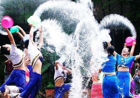 泼水节是哪个民族