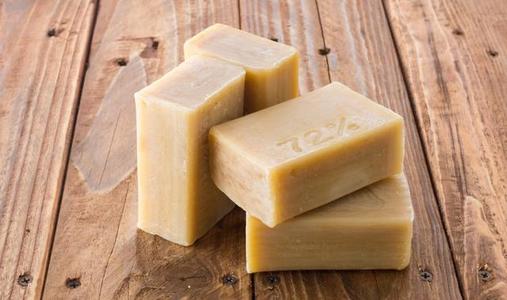 肥皂的皂指什么颜色