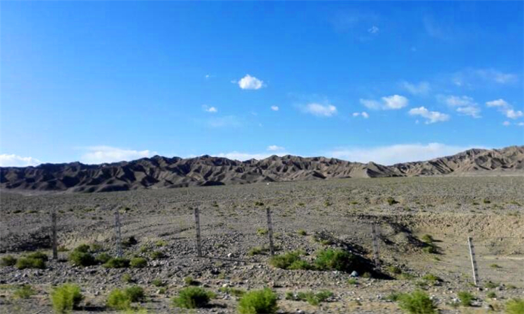 柴达木盆地位于哪个高原